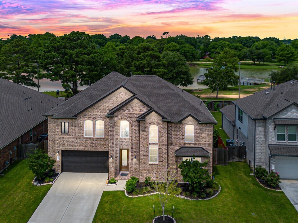2107 Jitterbug Ln in Katy, TX - Building Photo