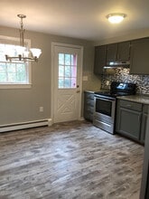 630 Palmer Ave, Unit 630 Palmer Ave - Unit 4 in Falmouth, MA - Foto de edificio - Building Photo