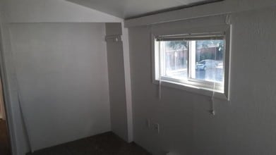 408 SE Byers Ave-Unit -3 in Pendleton, OR - Building Photo - Building Photo