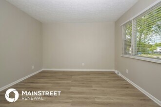 815 Spring Valley Dr in Indianapolis, IN - Building Photo - Building Photo