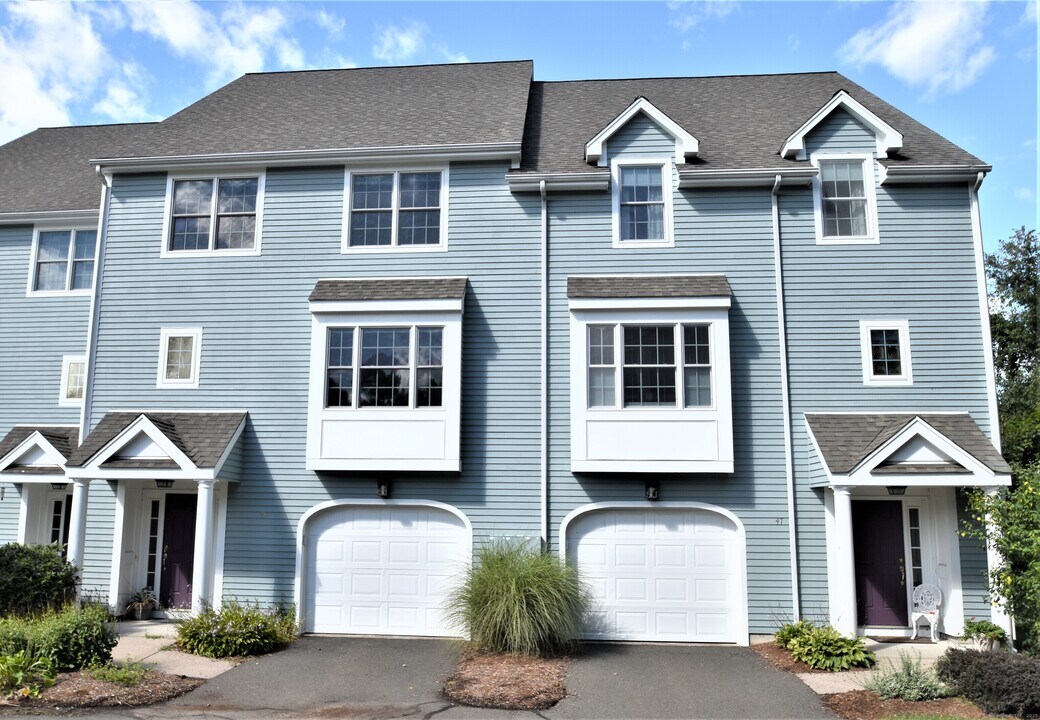 49 Overshot Dr in Glastonbury, CT - Building Photo