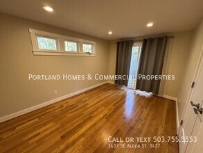 3437 SE Alder St in Portland, OR - Building Photo - Building Photo