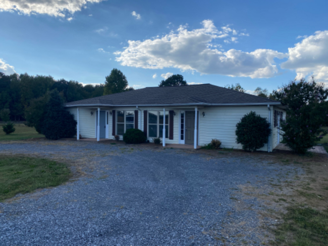 2380 Co Rd 119 in Fort Payne, AL - Foto de edificio - Building Photo