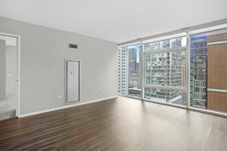 188 E Illinois St in Chicago, IL - Building Photo - Building Photo