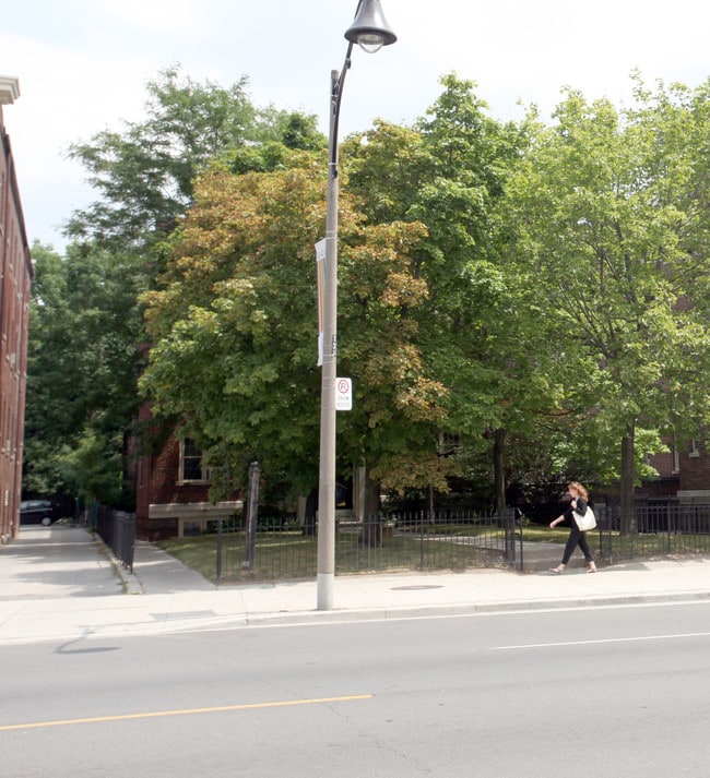 2745-2765 Yonge St in Toronto, ON - Building Photo - Building Photo