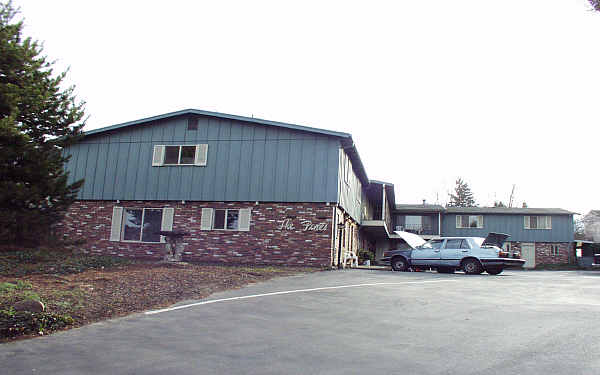 The Pines Apartments in Portland, OR - Building Photo