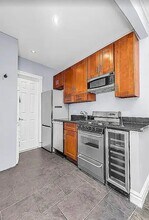 380 E 10th St, Unit 5 in New York, NY - Building Photo - Building Photo