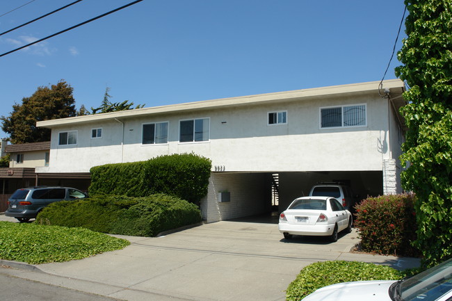 5823 Alameda Ave in Richmond, CA - Building Photo - Building Photo