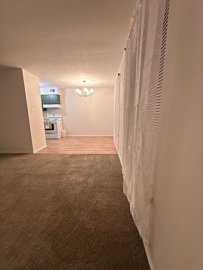 4214 Billtown Rd, Unit Billtown Apartment in Louisville, KY - Building Photo - Building Photo