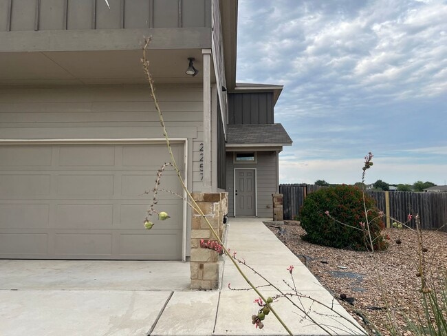 2257 Avery Village in New Braunfels, TX - Foto de edificio - Building Photo