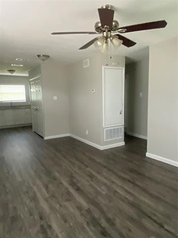 5710 Bluffman Dr in Dallas, TX - Building Photo - Building Photo