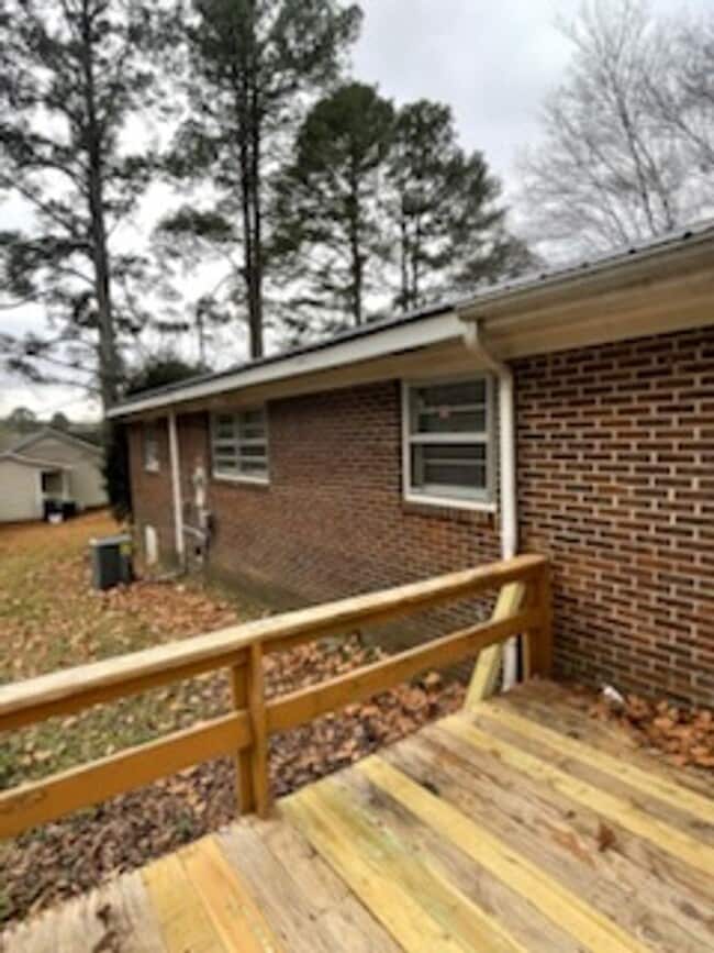 301 Abbott Dr in Sanford, NC - Building Photo - Building Photo