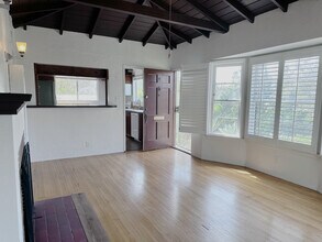 2108 Pier Ave in Santa Monica, CA - Building Photo - Building Photo