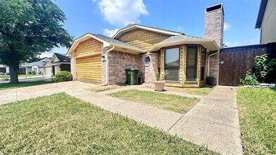 2005 Verlaine Dr in Carrollton, TX - Building Photo - Building Photo