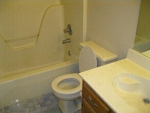 9274 Charly Hill Ln in Memphis, TN - Building Photo - Building Photo