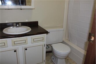 200 Fernwood Rd-Unit -Apt # 9 in Wintersville, OH - Building Photo - Building Photo