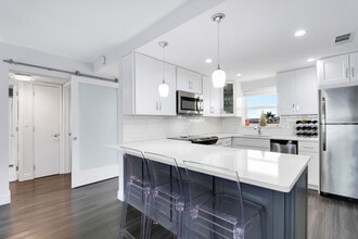 52 Yacht Club Dr in North Palm Beach, FL - Building Photo - Building Photo