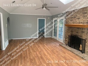 3441 Country Club Dr in Grand Prairie, TX - Building Photo - Building Photo