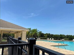 10663 Pictorial Park Dr in Tampa, FL - Building Photo - Building Photo