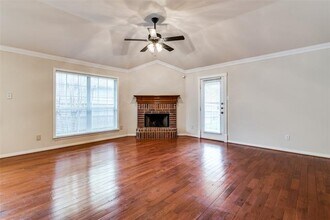 1842 Manor Ridge Way in Fort Worth, TX - Building Photo - Building Photo