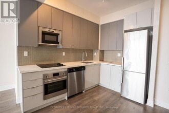 2908-2908 Hwy 7 in Vaughan, ON - Building Photo - Building Photo