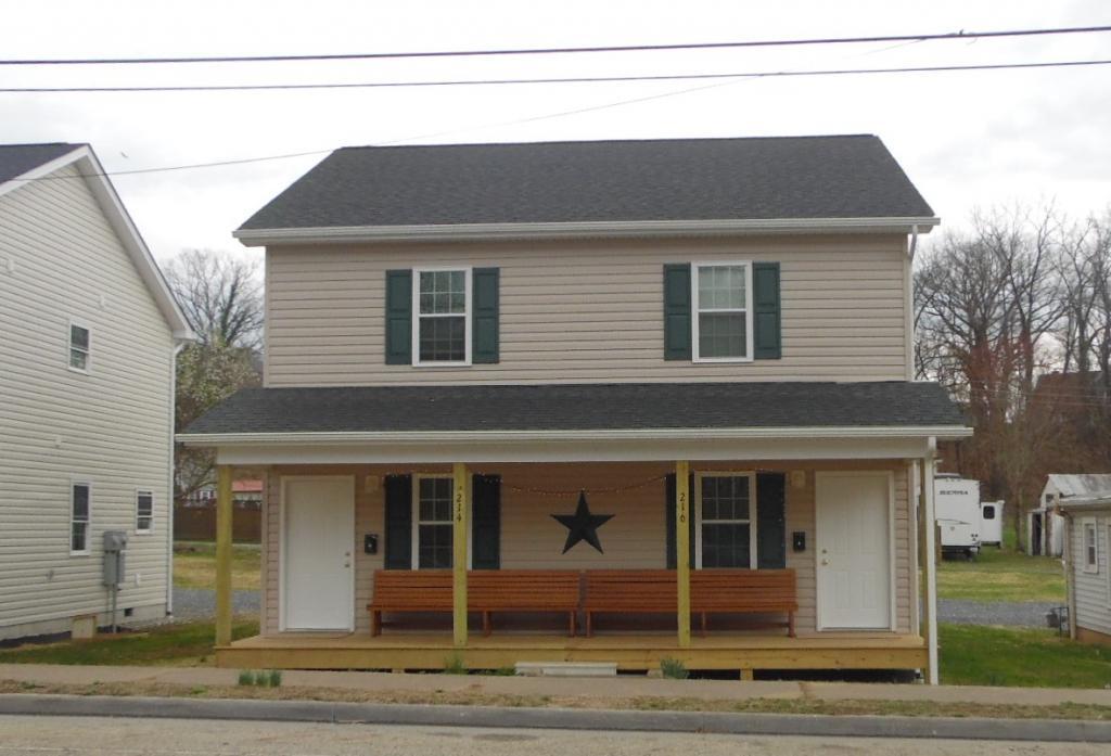 216 W 29th St in Buena Vista, VA - Building Photo