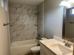 4114 Brown St in Bacliff, TX - Building Photo - Building Photo