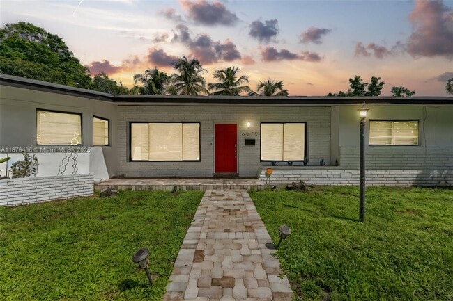 6275 SW 123rd Terrace in Miami, FL - Building Photo - Building Photo