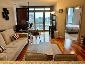 125 S Jefferson St in Chicago, IL - Building Photo - Building Photo