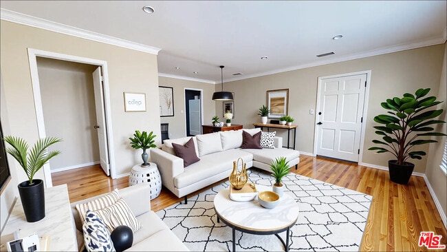 property at 1754 Glendon Ave