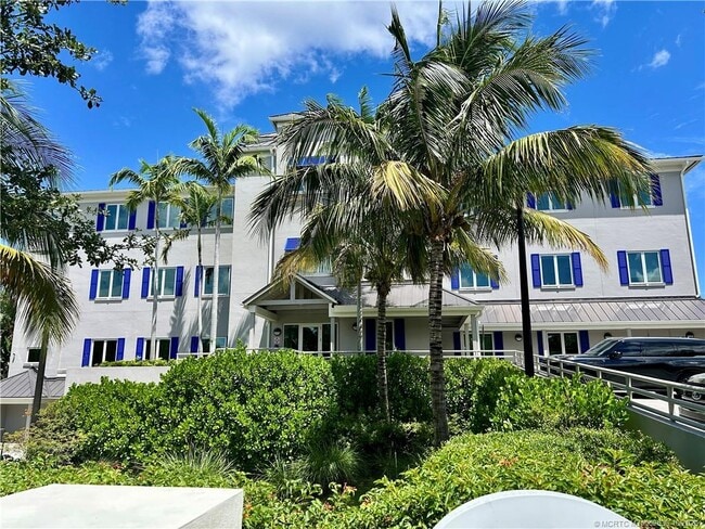 411 SE Osceola St