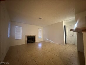 1873 Dwarf Star Dr in Las Vegas, NV - Building Photo - Building Photo