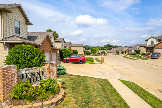 Jenne Hill Townhomes in Columbia, MO - Foto de edificio - Building Photo
