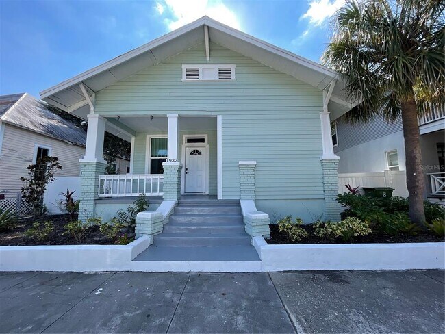 property at 1932 W Spruce St