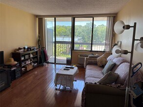 152-18 Union Tpke in Queens, NY - Building Photo - Building Photo