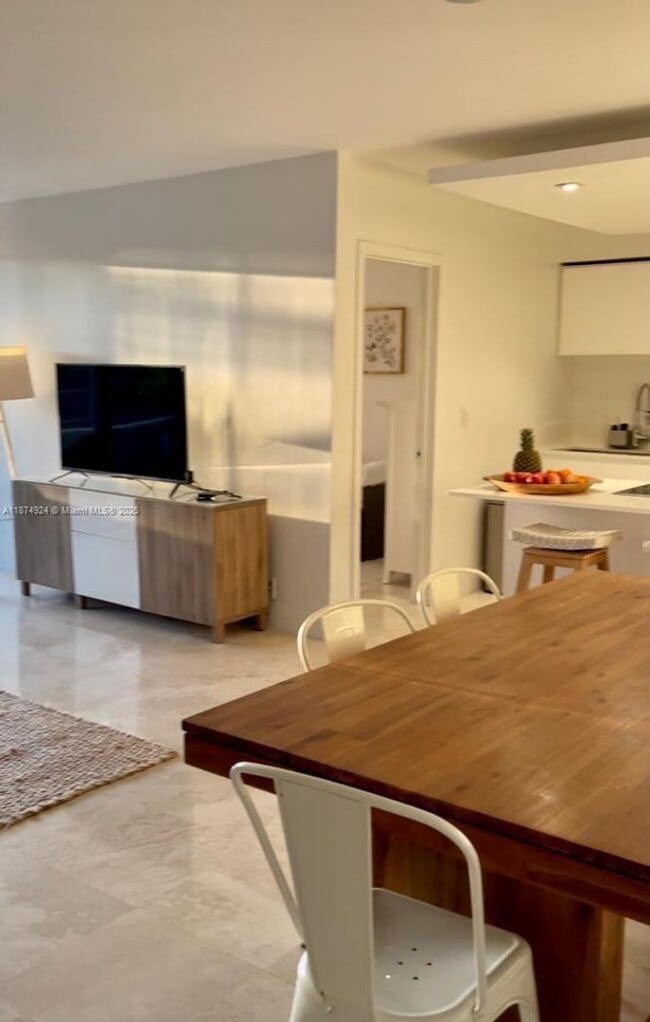 101 Crandon Blvd in Key Biscayne, FL - Building Photo - Building Photo
