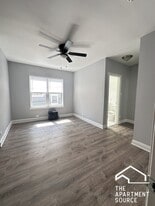 4758 N Maplewood Ave, Unit 211 in Chicago, IL - Building Photo