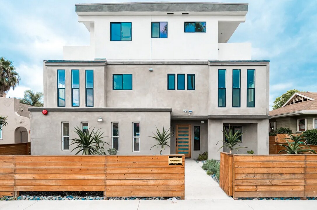 4586 Hamilton St in San Diego, CA - Building Photo