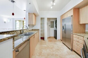 151 Michigan Ave in Miami Beach, FL - Building Photo