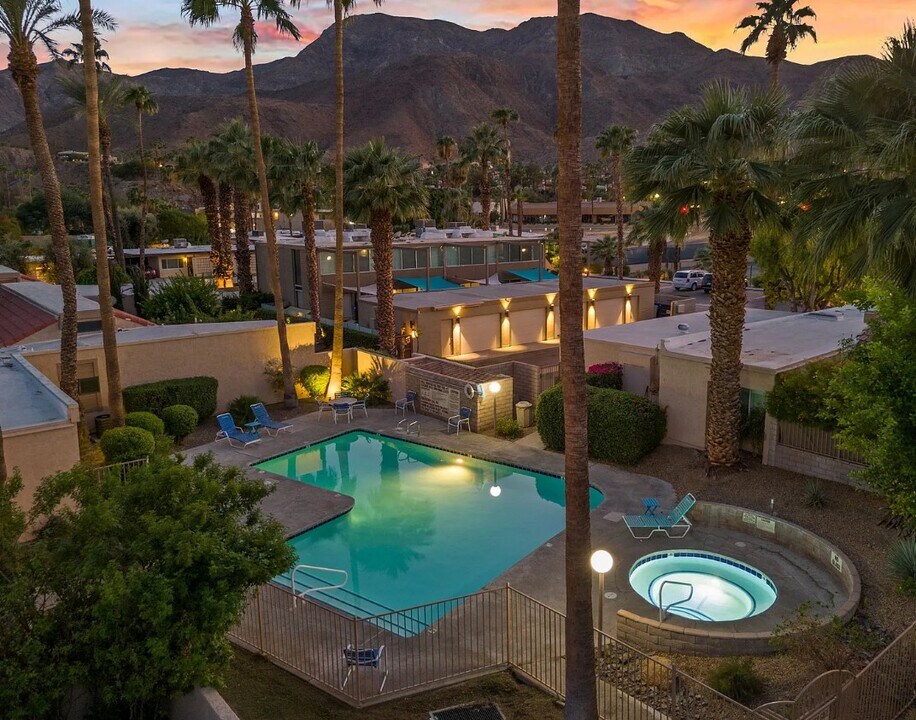 70100 Mirage Cove Dr in Rancho Mirage, CA - Building Photo