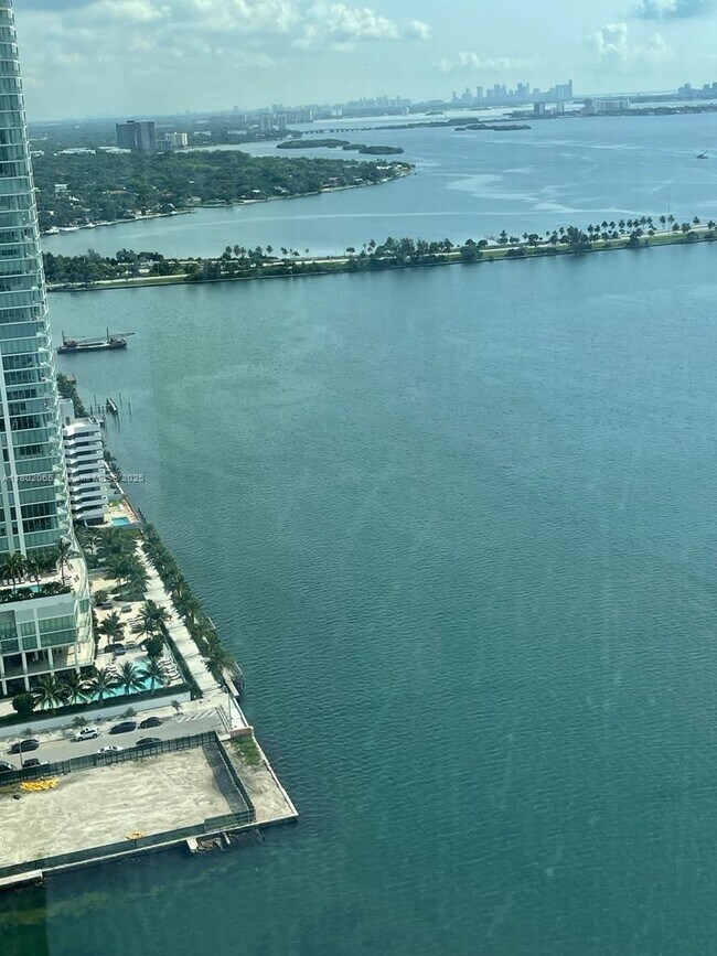 700 NE 26th Ter, Unit 3506 in Miami, FL - Building Photo - Building Photo