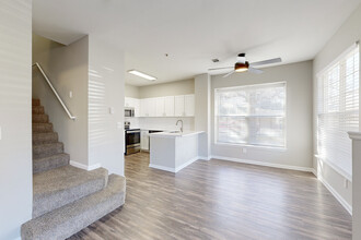 Isabella Apartment Homes in Greenwood Village, CO - Building Photo - Interior Photo