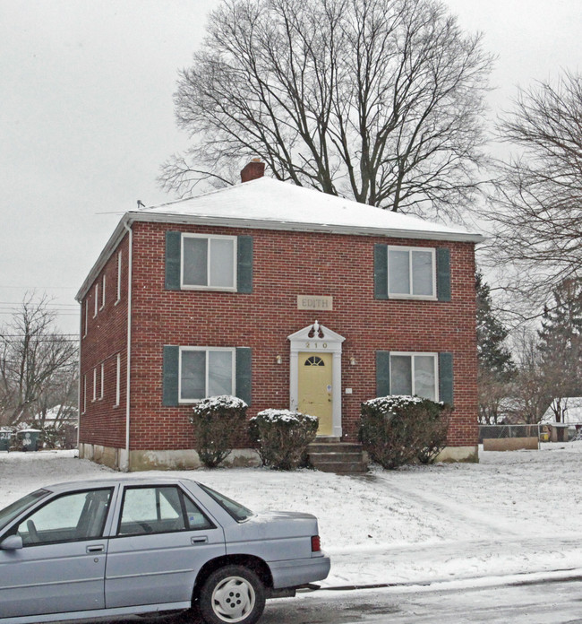 210 Basswood Ave in Dayton, OH - Building Photo - Building Photo