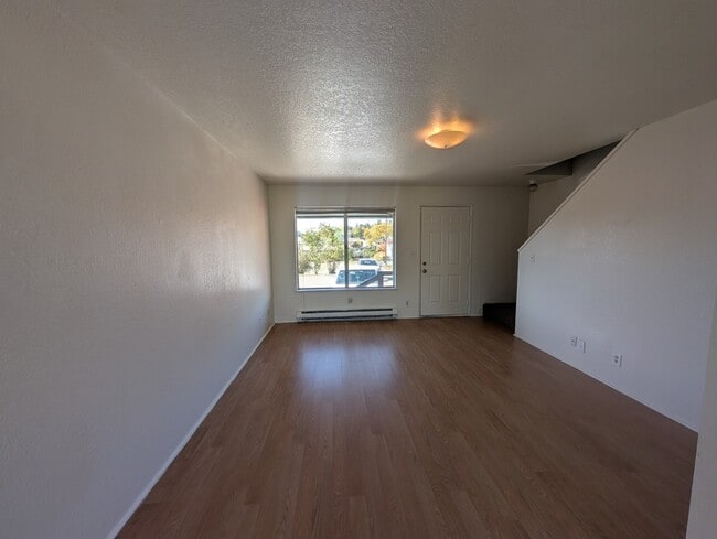 275 Rose Ave in Winston, OR - Building Photo - Building Photo