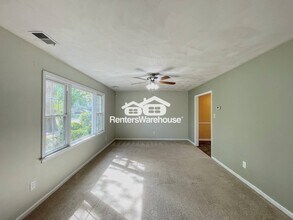 6344 Chestnut Hill Rd in Virginia Beach, VA - Foto de edificio - Building Photo