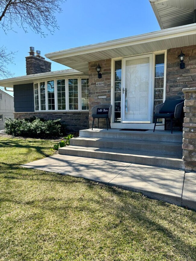 4809 Wilford Way in Minneapolis, MN - Building Photo - Building Photo