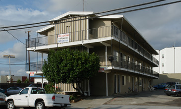 Sixth St. Apartments in San Jose, CA - Building Photo - Building Photo