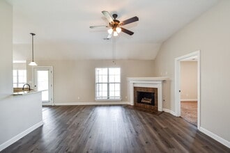 8213 Park Pike in Southaven, MS - Building Photo - Building Photo