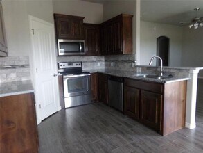 811 Acadia Ct in Tolar, TX - Building Photo - Building Photo