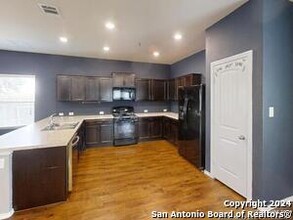 8403 Blackstone Cove in Converse, TX - Building Photo - Building Photo